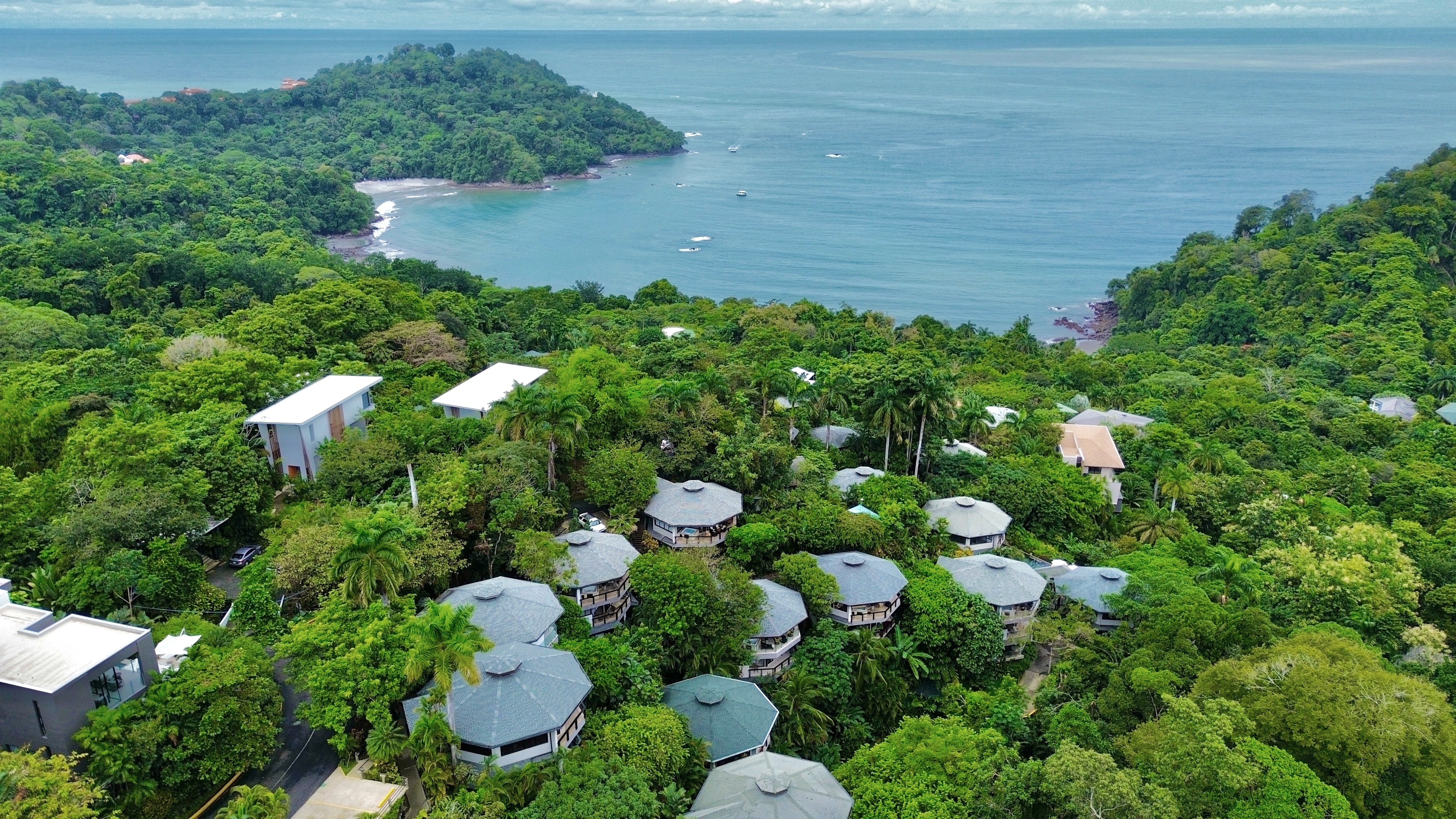Pacifico Colonial Penthouse