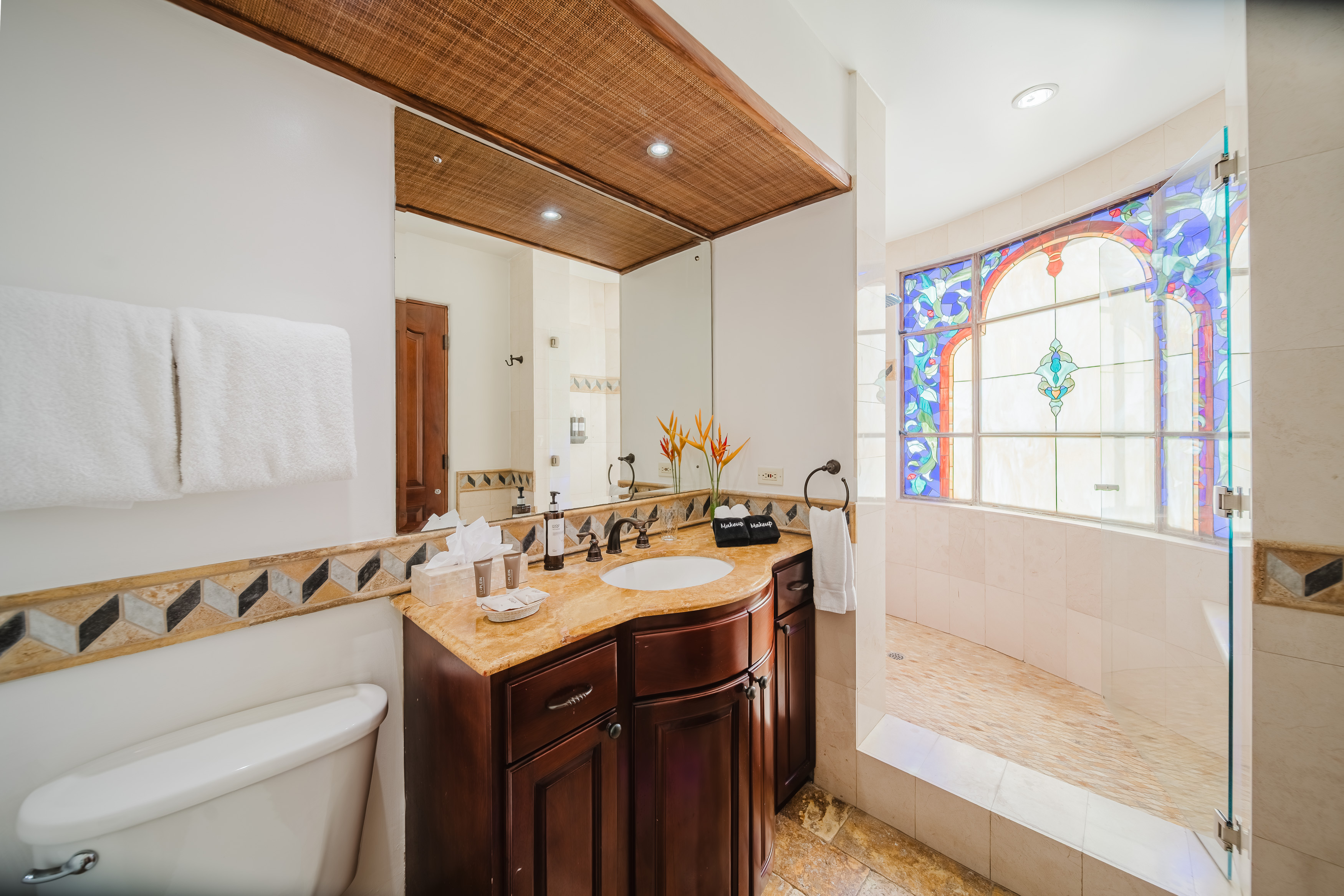 Pacifico Colonial Penthouse
