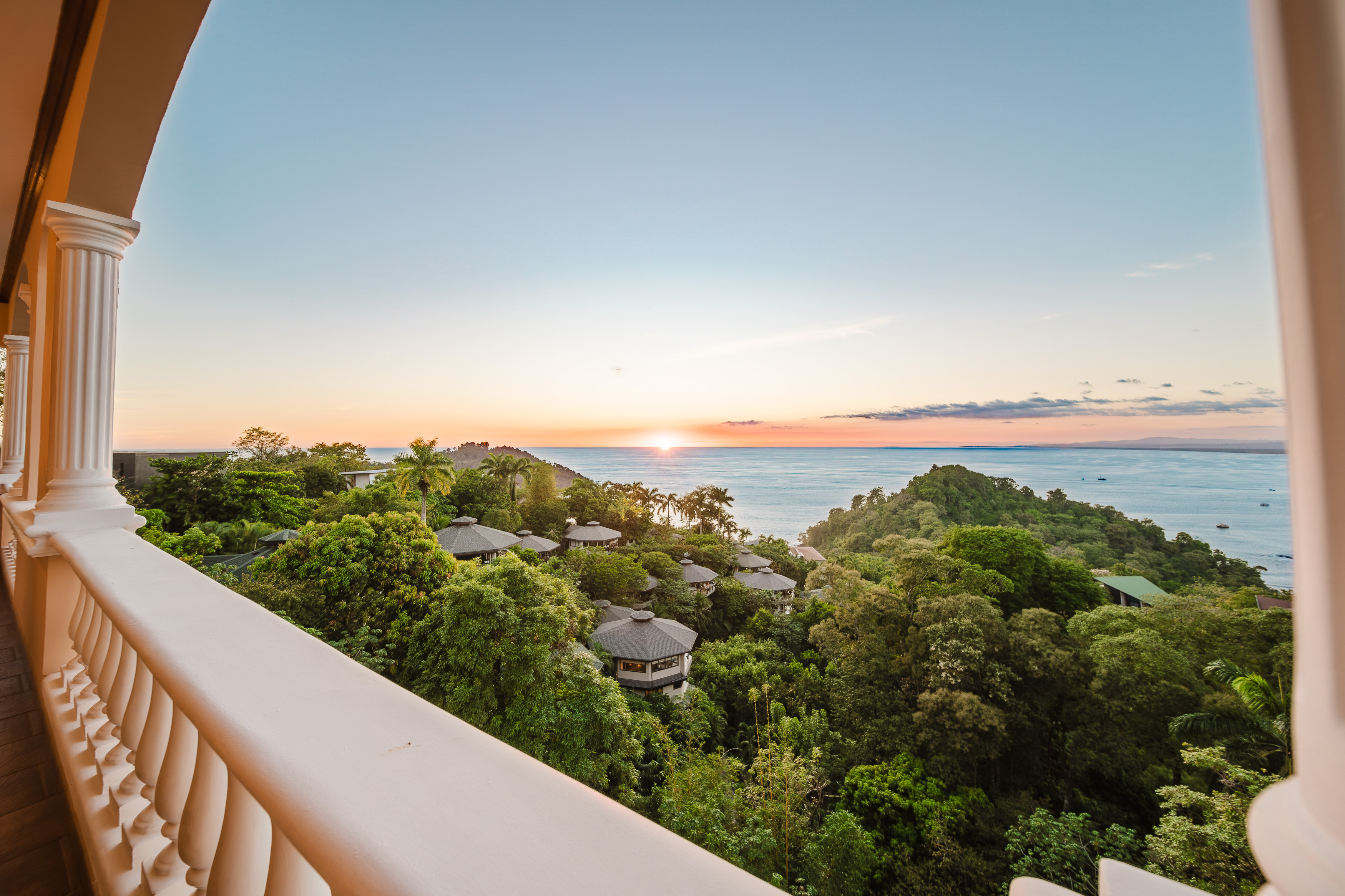 Pacifico Colonial Penthouse