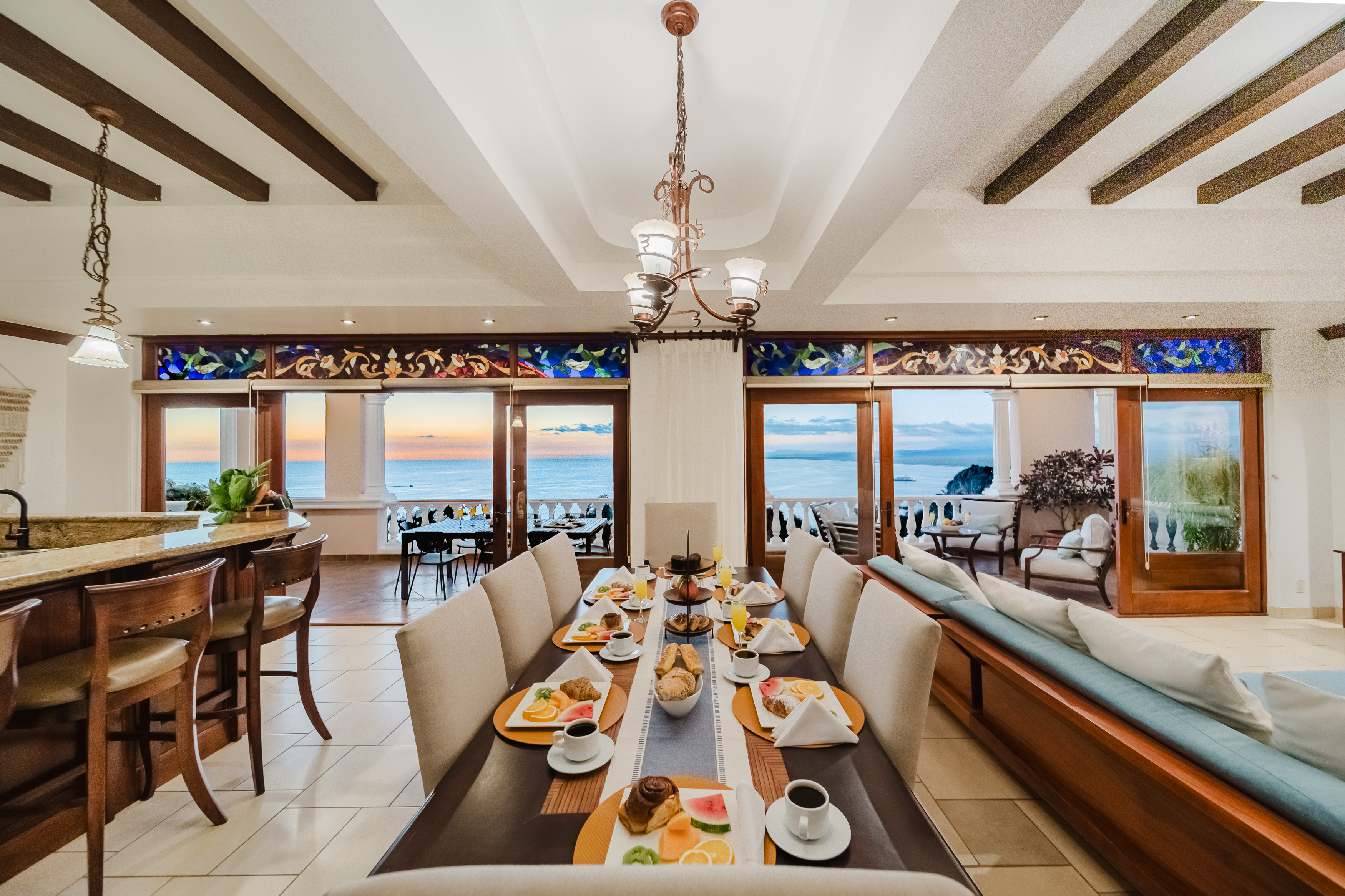 Pacifico Colonial Penthouse