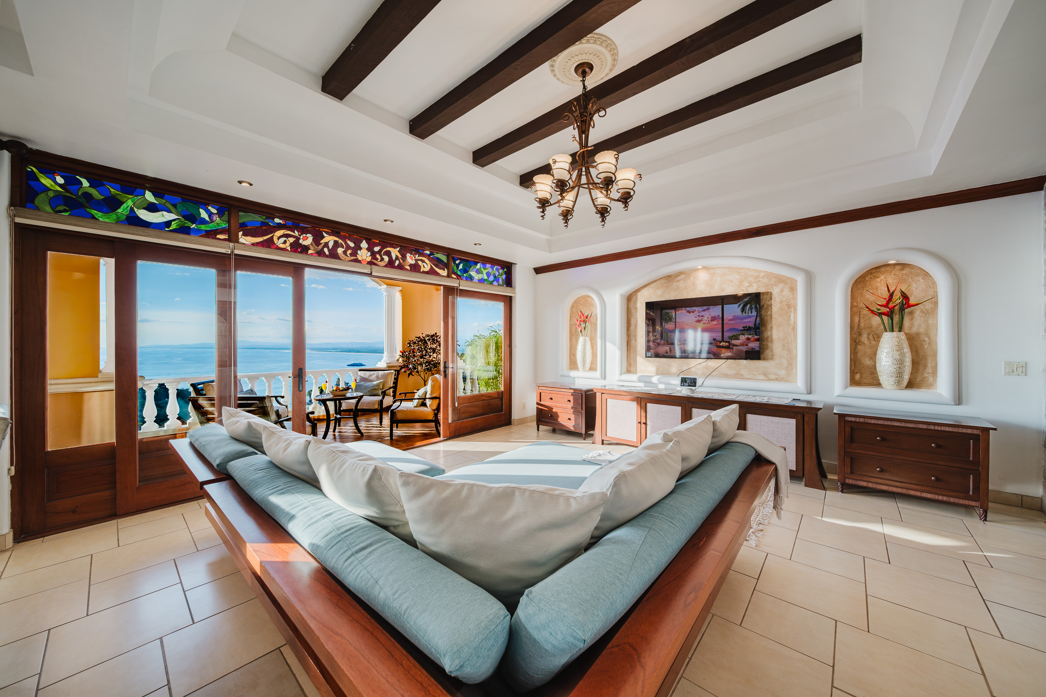 Pacifico Colonial Penthouse