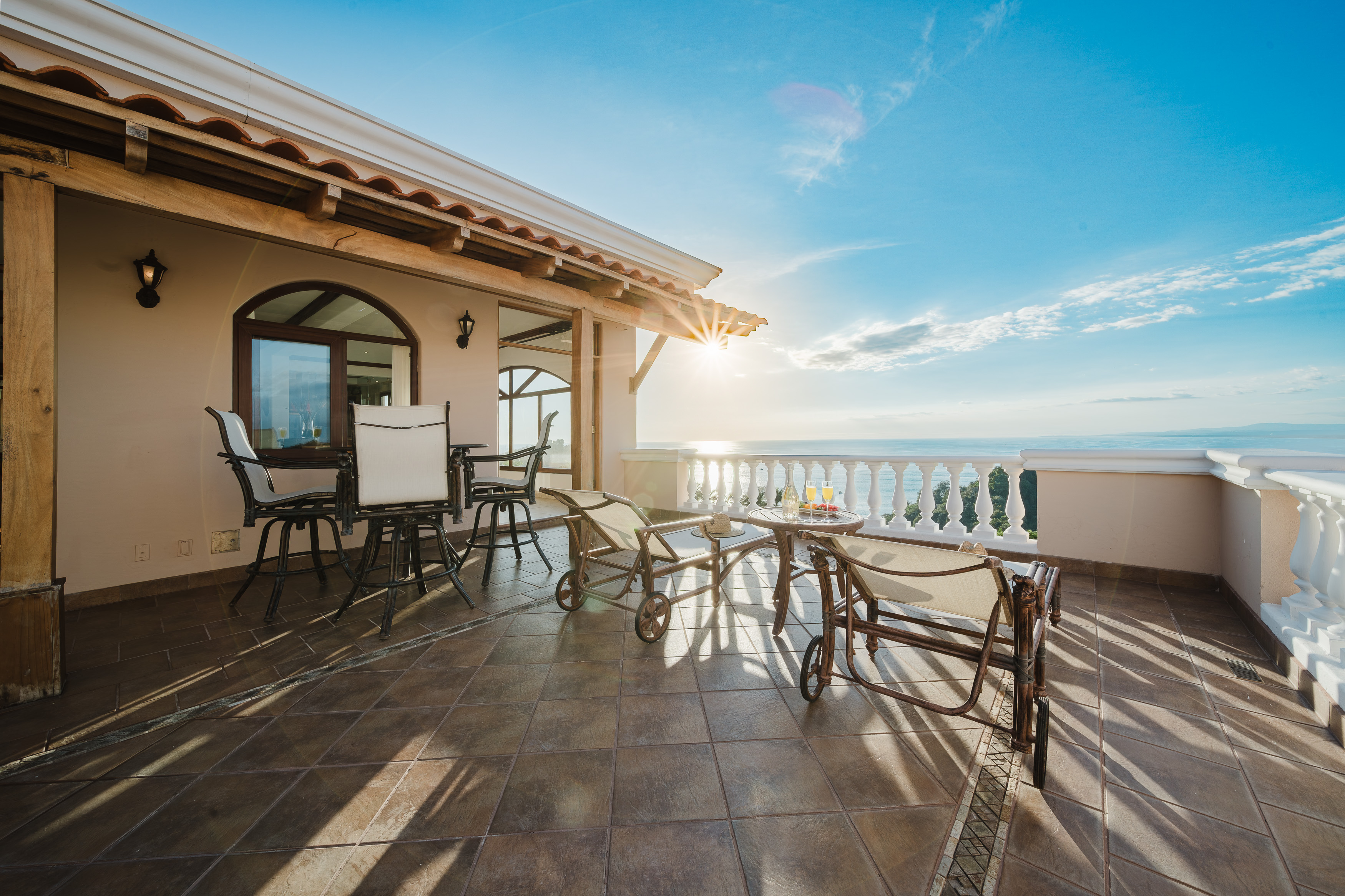 Pacifico Colonial Penthouse