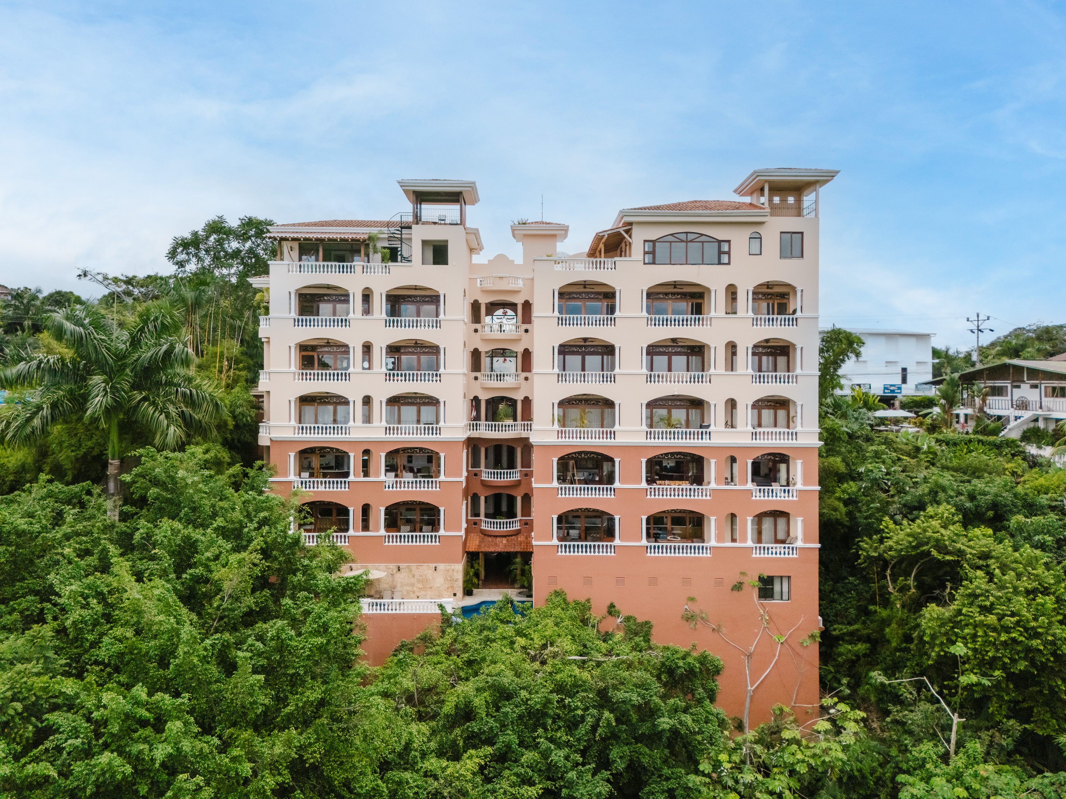 P. C Golden Sunset Condo