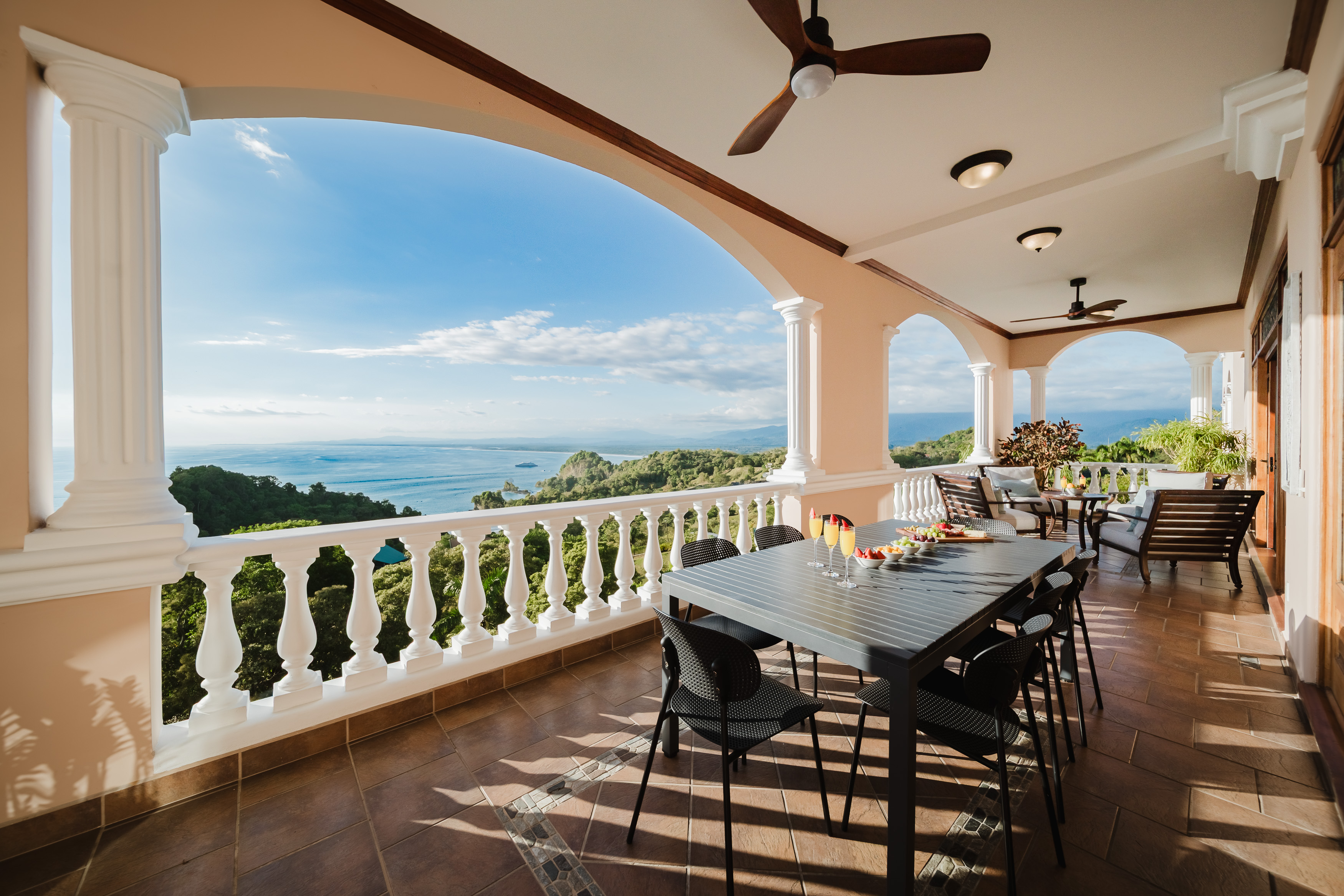 Pacifico Colonial Penthouse