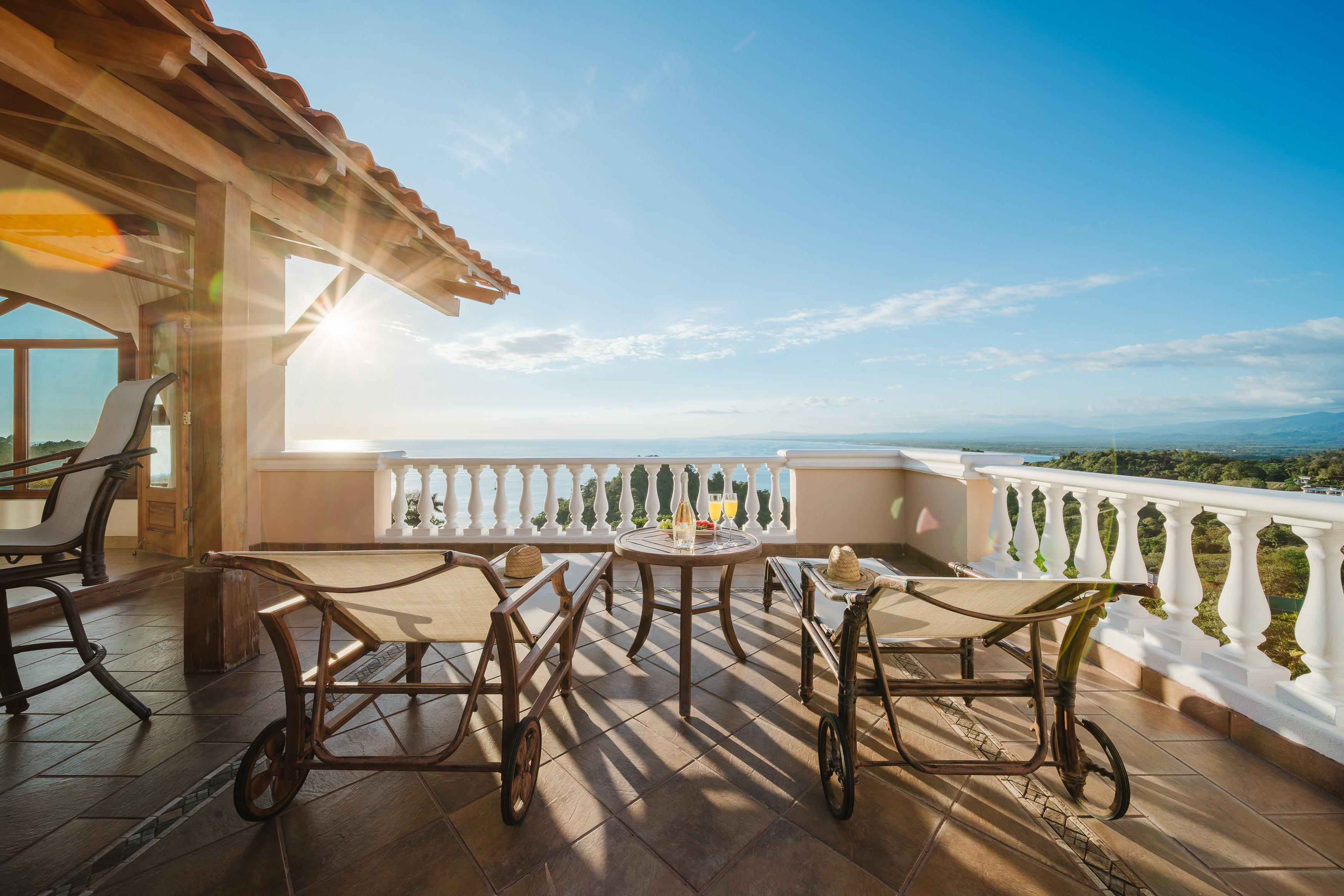 Pacifico Colonial Penthouse
