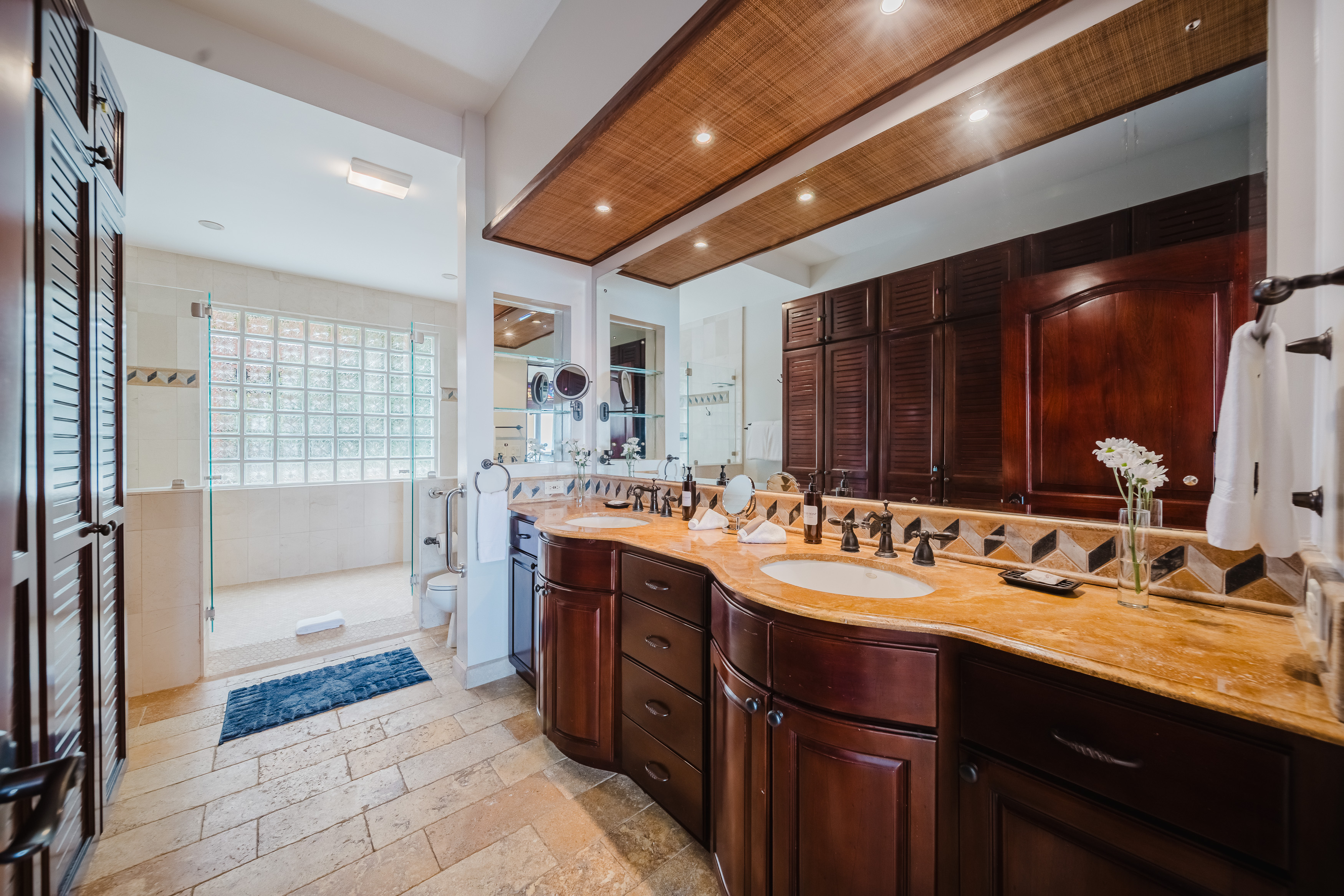 P. C Golden Sunset Condo