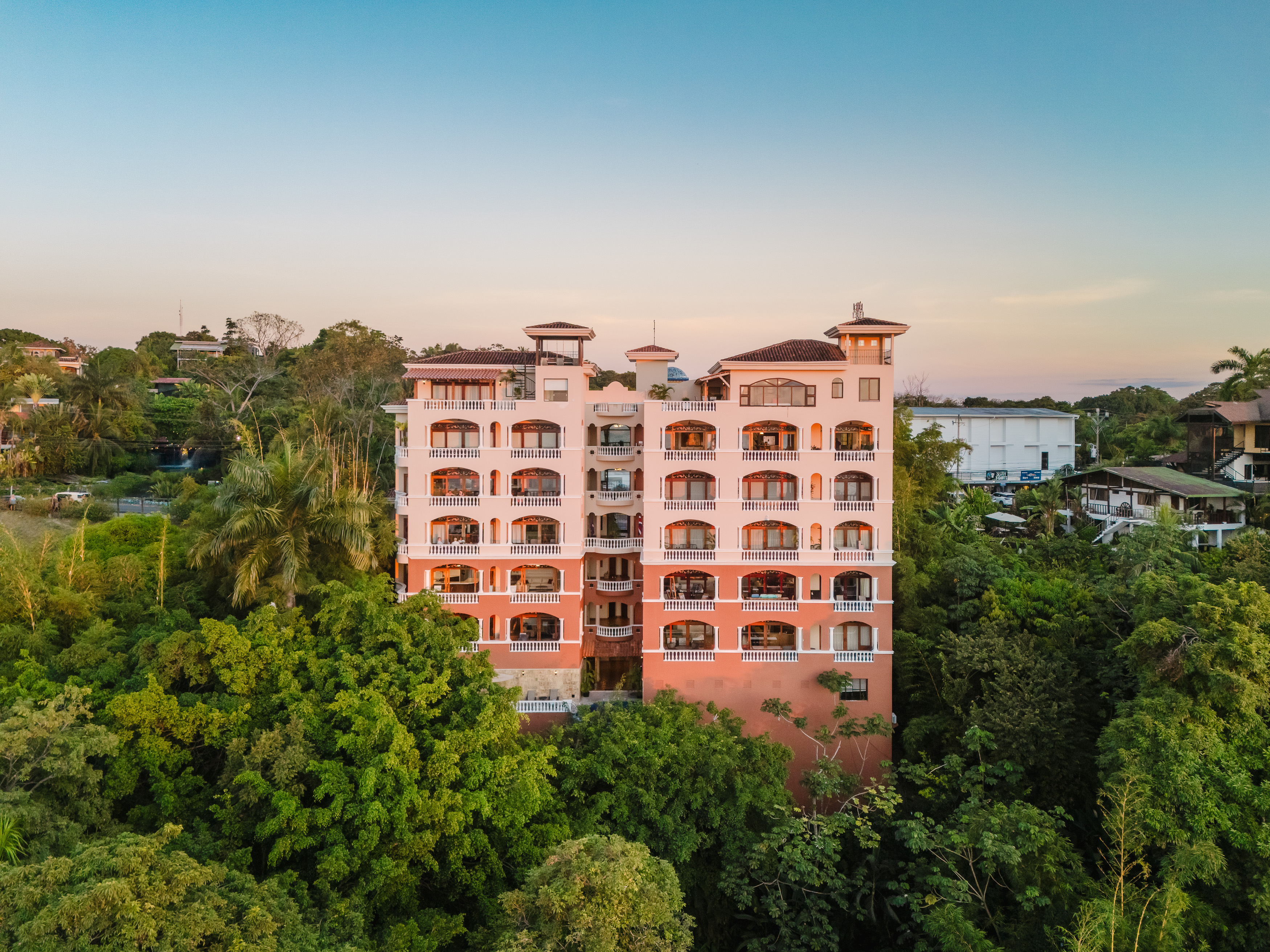 Pacifico Colonial Penthouse