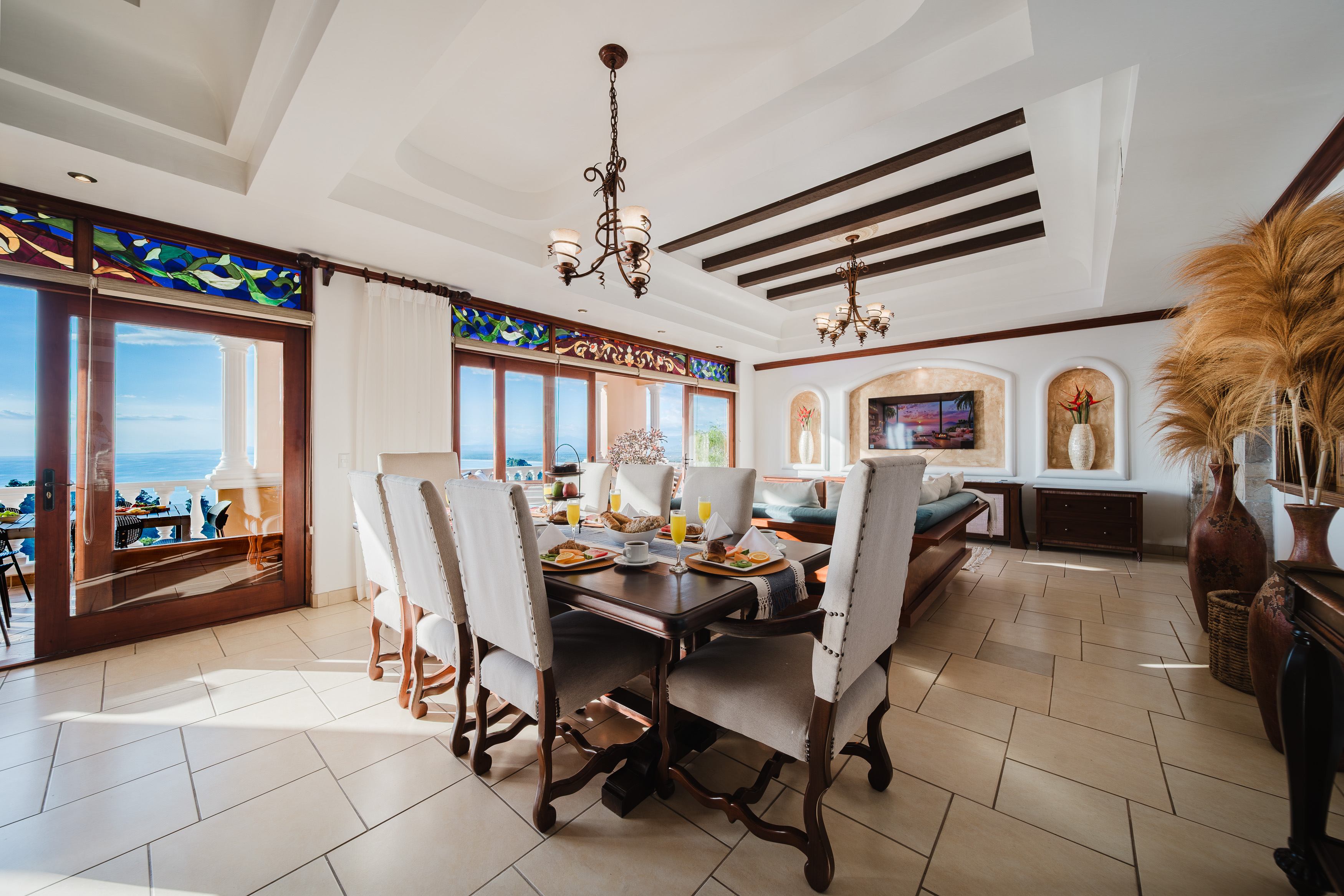 Pacifico Colonial Penthouse